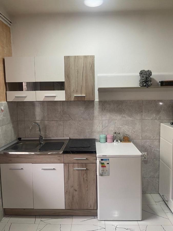 Aloha Apartment Novi Pazar Exteriör bild